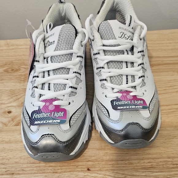 NIB Skechers D'Lites Women's White, Charcoal & Silver Sneakers Size-7 - Picture 5 of 16